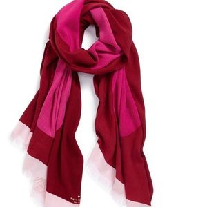 ⭐️ Kate Spade New York Apple Scarf ⭐️